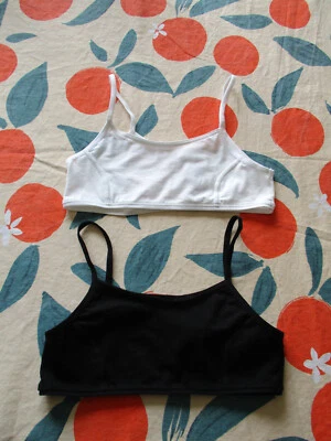 Lot 2 Brassières Noir et Blanc Taille 12Ans Marque KIABI Fille occasion - Photo 1/2