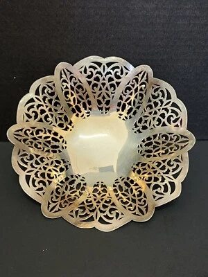  Cuenco decorativo vintage plateado peirced 8" con patas decorativas Foto 1 de 4