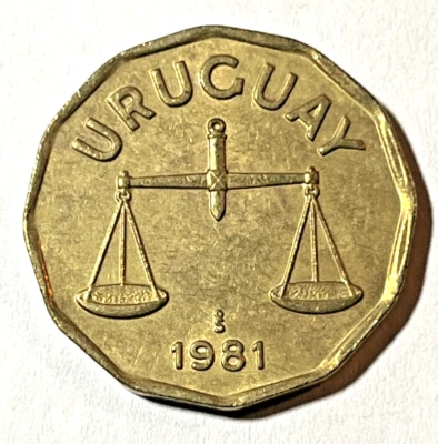 1981 Uruguay Coin 50 centesimos Ancient Roman Type Scale - Image 1 of 2