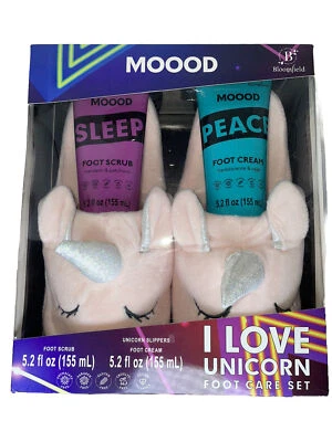 Moood I Love Unicorn FootCare Set with Bed Bedroom Slippers & FootCream Scrub - Image 1 of 3