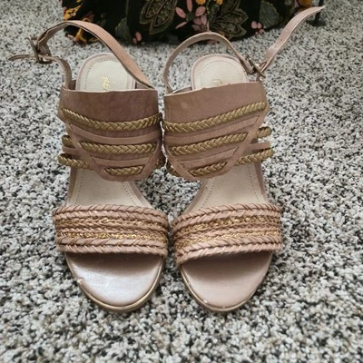 Cuñas de madera trenzada Reaction by Kenneth Cole talla 5,5 M | Ver descripción Foto 1 de 4