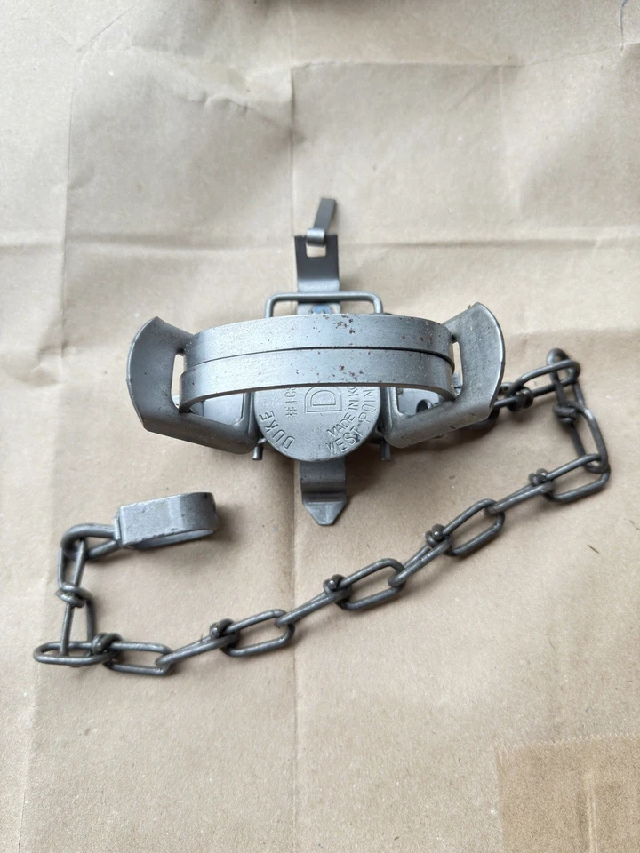 Trampa de resorte helicoidal Duke 0469 Duke 1-Cs 4" visón, mapache Foto 1 de 1