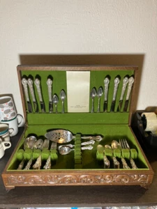 1847 Rogers Bros Silverware Set Heritage 49 pc w/Intricate Carved Wooden Box - Picture 1 of 22