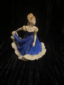 2005 Royal Doulton Pretty Ladies Porcelain 7" Figurine Lauren HN 4831 Blue Dress - Picture 1 of 4