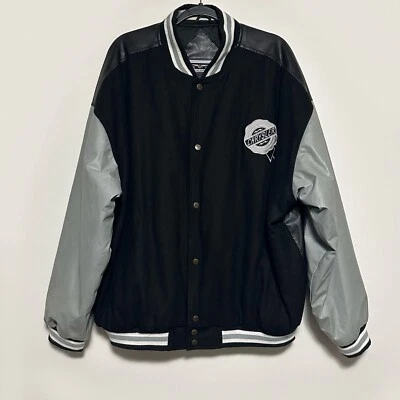 Chaqueta de bombardero universitaria vintage XXL para hombre Chrysler de lana imitación cuero negra gris usada en excelente estado Foto 1 de 4