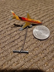 1970's era Frontier Airlines Jetliner Tie pin Pinback Plane Airplane  - Picture 1 of 4