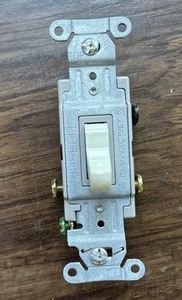 10 Stück Hubbell Licht Mandel 3-Wege kommerzieller Kippschalter Wand Lichtschalter CS315LA - Bild 1 von 2