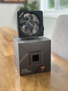 AMD Wraith Prism CPU COOLER AM4/AM5 - Afbeelding 1 van 4