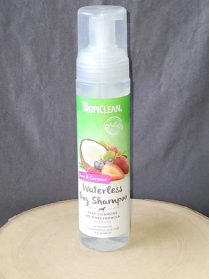 TropiClean Waterless Dog Shampoo Deep Cleaning Berry Coconut 7.4 oz/220ml~NEW  - Image 1 of 4