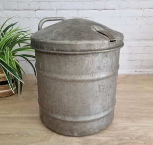 De colección BC Galvanizado Juego Alimentación Granos Almacenamiento A. Braby Bin Maceta Arte de Jardín Rústico - Imagen 1 de 24