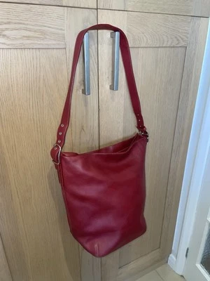 Vintage COACH Red Leather Extra Large bucket bag F1S-9151 - Image 1 of 4