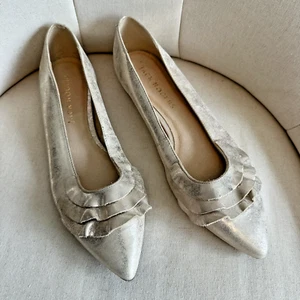Jack Rogers Rosie Ruffle Ballet Flats Leather Shoes Platinum Gold Sz 9 New NWOT - Picture 1 of 11