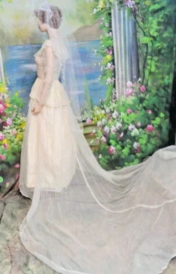 Antiguo vestido de novia de tul y encaje sobre tafetán tren largo Art Deco c 1927 Foto 1 de 4