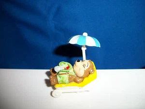 TEDDY BEAR SUN BATHING SUNCHAIR Figure Kinder Surprise TOP TEN TEDDIES AT BEACH - Picture 1 of 6