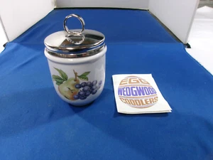 Vintage Wedgwood Egg Coddler Obst Birne Pflaume Beeren Trauben weiß Edelstahl Deckel - Bild 1 von 10