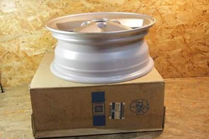 Genuine GM Opel Alloy Wheel 5.1/2J X 14, Silver, 5 Spoke (KZ GS) 90222630 Omega A - Picture 1 of 3