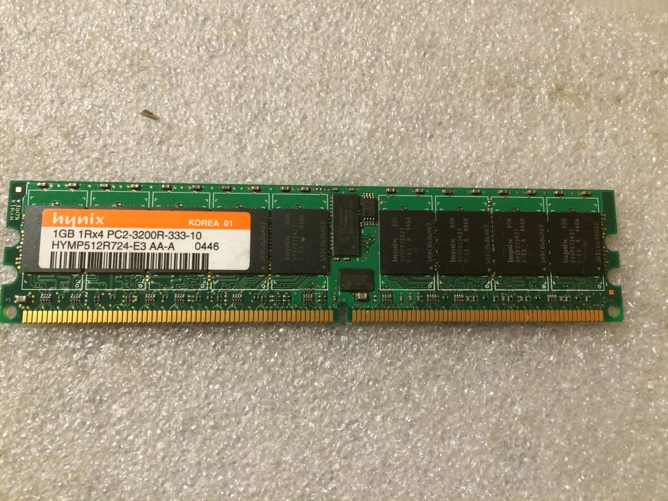 Memoria ECC DDR2 Hynix HYMP512R724-E3-AA-A 1GB PC2-3200 400MHz ECC CL3 240-Pin - Immagine 1 di 1