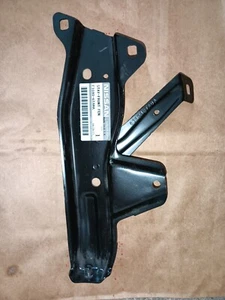 2022 - 2025 NISSAN PATHFINDER FRONT RIGHT FENDER BRACKET OEM 631246TA0A - Picture 1 of 2