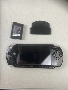 SONY PLAYSTATION PORTABLE PSP GAME CONSOLE 2002 WITH 5 GAMES + CHARGER (T18) - Bild 1 von 6