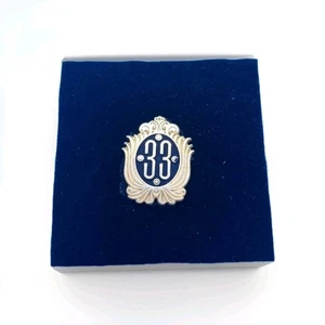 ¡NUEVO! Prendedor de solapa solo para miembros Disneyland retirado Disney Club 33 PLATEADO - Imagen 1 de 5