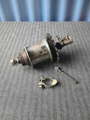 1970's 80's Shimano 333 Three Speed 28 Hole Free Wheel Hub For Parts Or Repair! - Image 1 of 4