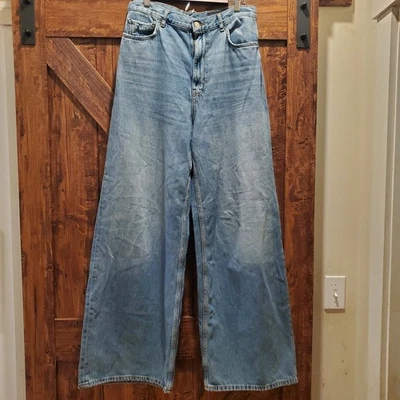 Zara Size 8 High Rise Wide Leg Jeans Light Wash Denim Distressed Hem Bottom - Image 1 of 4