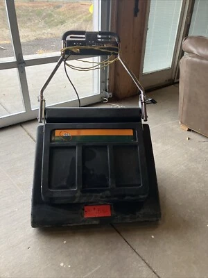 NSS Pacer 30 Wide Area Vacuum PULLED FROM HOTEL SETTING Great Suction FREE SHIP* - Image 1 of 4
