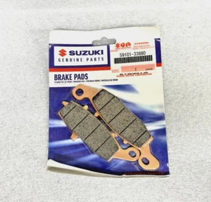 JUEGO DE PASTILLAS DE FRENO SUZUKI FABRICANTE DE EQUIPOS ORIGINALES SFV650 GLADIUS VL1500 BOULEVARD C90 RH P/N 59101-33880 - Imagen 1 de 2