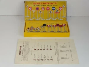 Dinky 771 SEÑALES DE TRÁFICO INTERNACIONALES CON FOLLETO (243) - Imagen 1 de 8