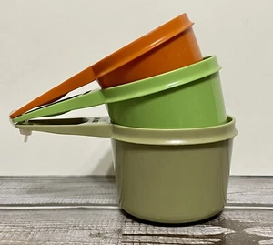 Tazas medidoras Tupperware vintage años 70 - Lote de 3 verdes y naranjas 765-6 763-5 - Imagen 1 de 7