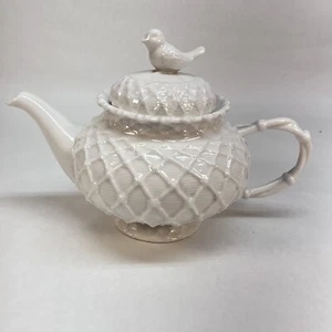Tetera Grace Tea Ware de encaje blanco y pájaro - porcelana estilo victoriano - Imagen 1 de 10