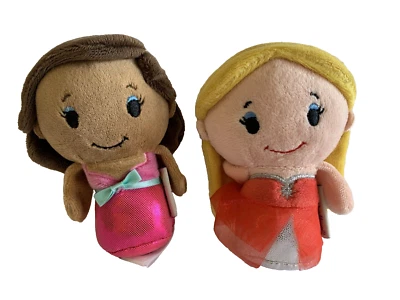 Hallmark Itty Bittys Rubia Vacaciones Barbie y Morena Barbie en Vestido Rosa Foto 1 de 4