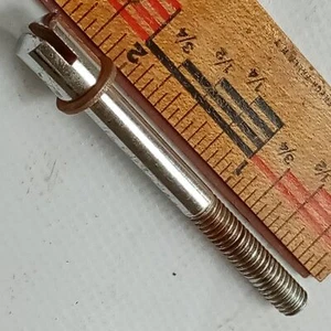 Carlton 1+ 2 1/8" Schlitzschlinge/Boden/Tom T-Rod Trommel Vintage60er Spann-Nasenschraube - Bild 1 von 1