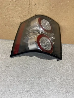 Luz trasera lateral izquierda para conductor izquierdo Land Rover Range Rover 2010 a 2012 U9989 DW Foto 1 de 4