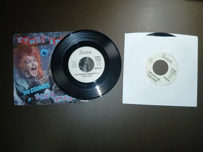 Lot of 2 CYNDI LAUPER 45RPM Record Goonies R Good Enough & Time After PROMO/DEMO Foto 1 de 4