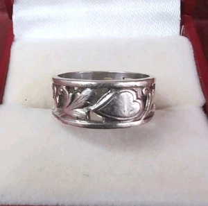 Vintage Sterling Silver Wide Band Heart & Flower Pattern Ring Size 5.5 - Picture 1 of 8