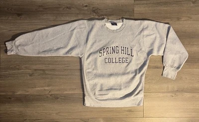 Suéter De Colección MV Sport Spring Hill College Cuello Redondo Para Hombres M Gris Mediano Foto 1 de 4