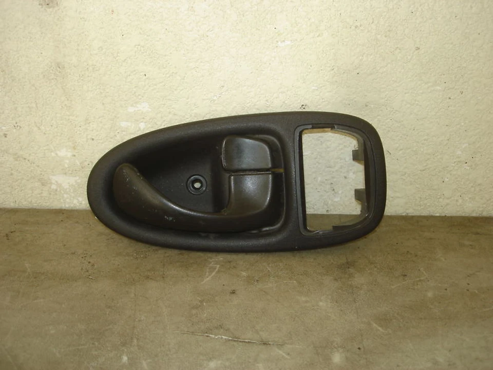 Manija de puerta interior delantera lado pasajero Saturn SL2 00 01 02 Foto 1 de 1