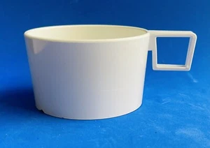 Taza de café de plástico blanco Eastern Airlines de Plastics, Inc. - Imagen 1 de 4