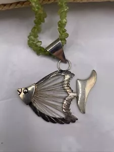 Vintage Mid Century Wired Silver Tone Fish Pendant On A Peridot Natural Necklace - Picture 1 of 5