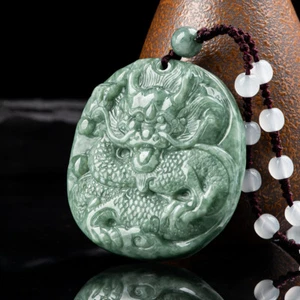 Chinese Natural Emerald Pea Green Antique Dragon Card Jade Pendant Necklace - Picture 1 of 5