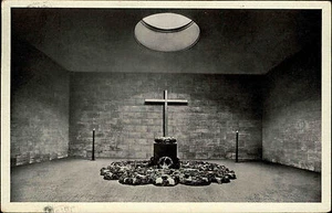 Berlin s/w Postkarte 1941 gelaufen Unter den Linden Ehrenmal Kreuz Memorial Hall - Picture 1 of 2