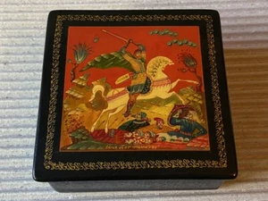 Vintage scatola russa laccata PALEKH RUSSIAN LAQUER miniature BOX hand-painted - Foto 1 di 3