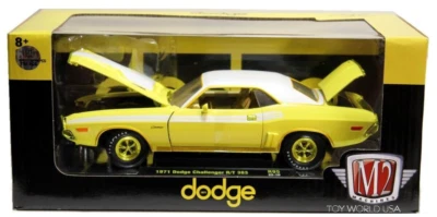 M2 Machines 1971 Dodge Challenger R/T 383 R.95 22-10 Chase - Image 1 of 2