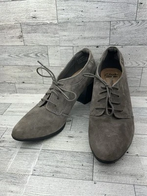 Mujer Clarks Gamuza Tacón al Tobillo Taupe Botines Con Cordones Zapatos Talla 8.5M Cojín Suave Foto 1 de 4