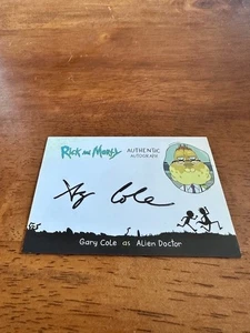 2019 Cryptozoic Rick and Morty Season 2 Gary Cole as the Alien Doctor Auto - Bild 1 von 2