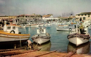 Postcard fishing boats at Fishermans wharf, San Francisco, California - Picture 1 of 2
