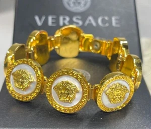Brazalete Versace Gianni Versace AUTÉNTICO MEDUSA Vintage 8 Medallas de Oro Grabado Grabado - Imagen 1 de 14