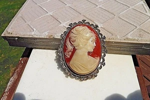 VINTAGE SIGNED GERRYS CAMEO BROOCH/PENDANT COSTUME JEWELRY PIN! 2" x 1 & 1/2"! - Picture 1 of 10