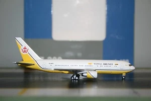 Aeroclassics 1:400 Royal Brunei Government Boeing 767-200 V8-MHB (AC411235) - Picture 1 of 7